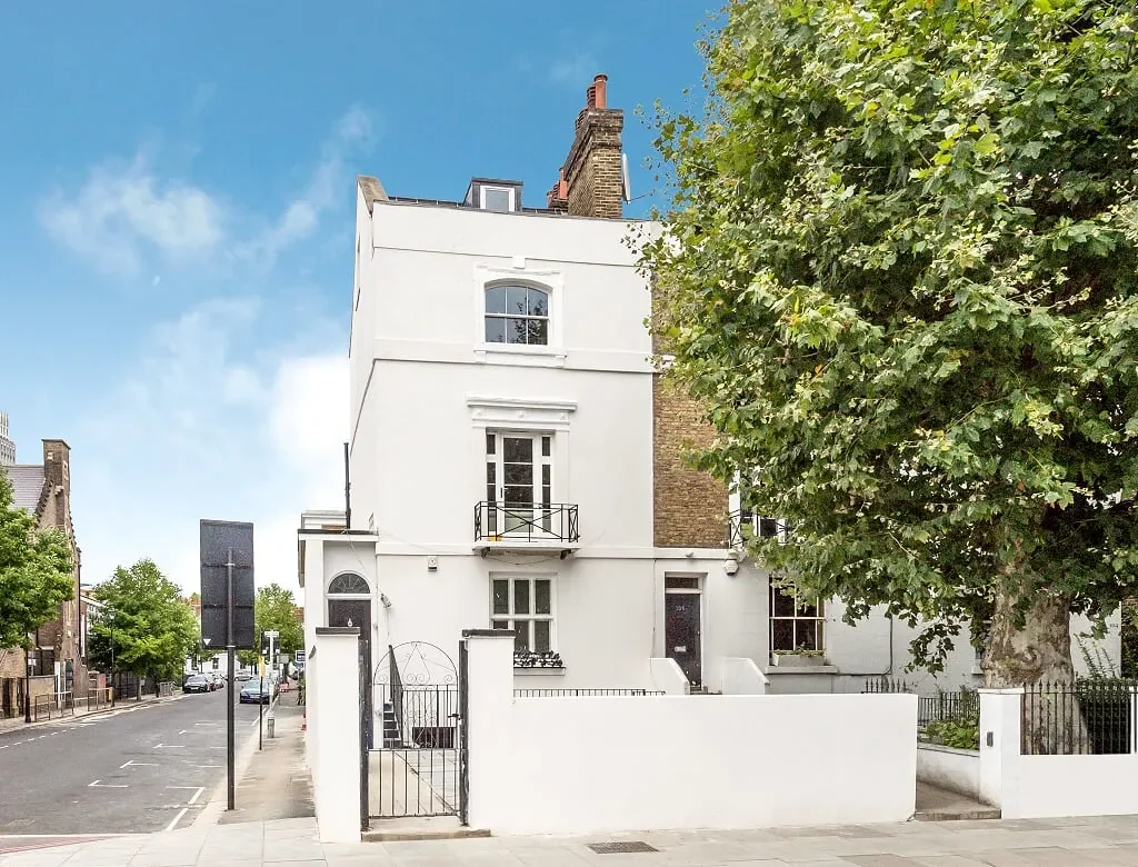 St Georges Road, Lambeth and Castle, London