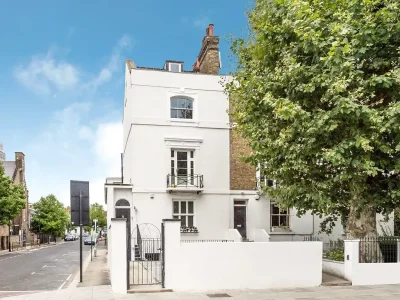 St Georges Road, Lambeth and Castle, London